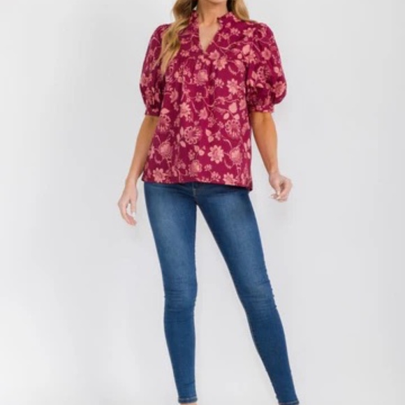 WOMEN'S SHORT PUFF SLEEVE V-NECK 100% COTTON FLORAL BLOUSE - Picture 2 of 4